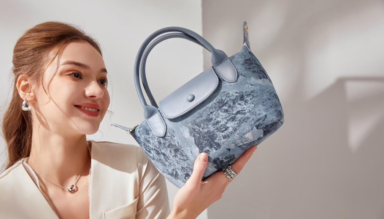 Model Tas Jims Honey Delphine Bag, Si Kecil yang Bikin Kamu Makin Kece!