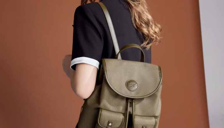 7 OOTD ke Gunung yang Nyaman dan Stylish Pakai Agatha Backpack