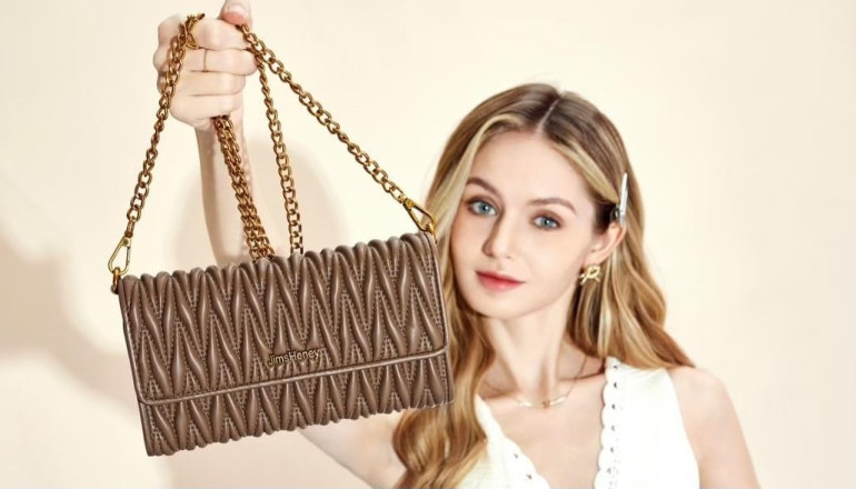 7 Ide Outfit Datang ke Wisuda Pakai Vila Bag dari Jims Honey