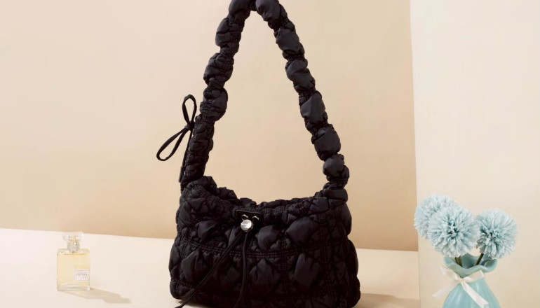 Si Puffy yang Stylish, Ini Harga Tas Jims Honey Clarine Bag