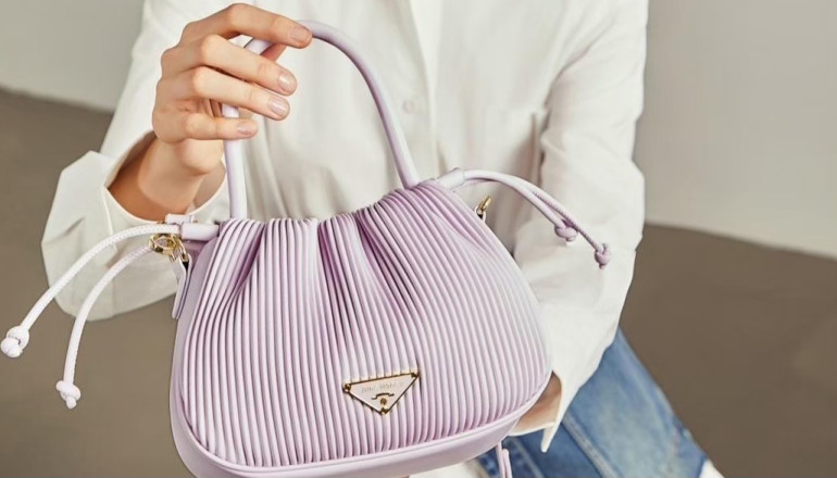 10 Inspo Casual Outfit Pakai Gracia Bag dari Jims Honey