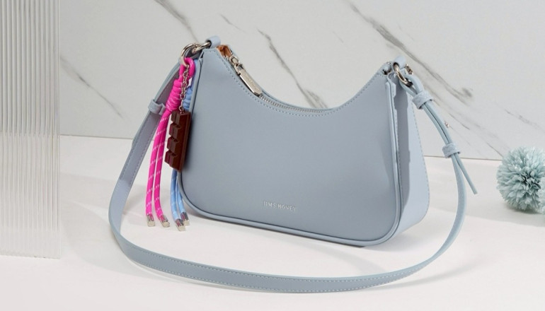 7 OOTD Celana Kulot Jeans Hijab Pakai Cheva Bag