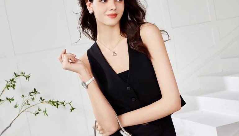 10 OOTD Holiday ke Thailand Pakai Molita Bag yang Cantik Abis