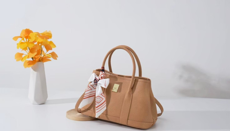 7 Inspirasi Outfit Lebaran Ibu Hamil yang Simple dan Stylish Pakai Lizzy Bag dari Jims Honey