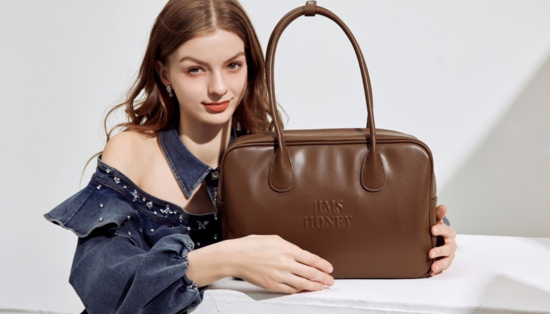 10 Inspirasi Outfit Mudik Lebaran yang Stylish Pakai Scarlett Bag dari Jims Honey