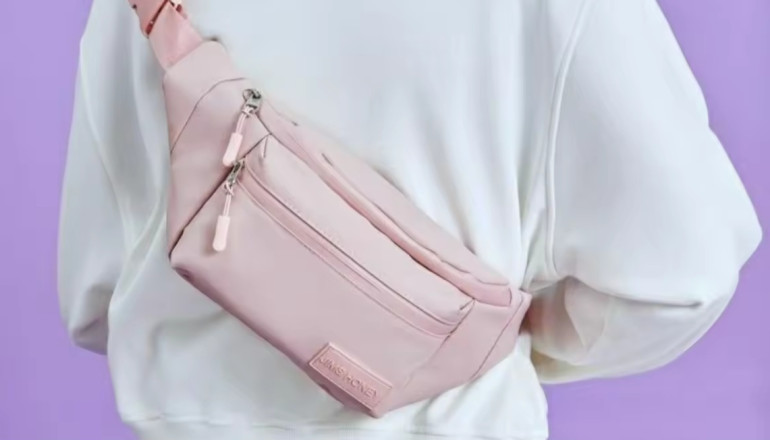 10 Ide Outfit Olahraga Wanita Berhijab Pakai Okta Waist Bag