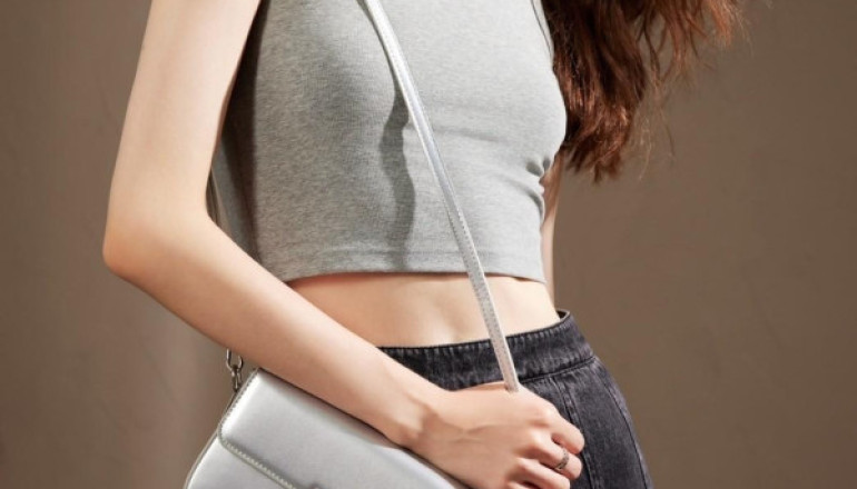 9 Ide Outfit ke Mall Simple dan Stylish Pakai Jolene Bag dari Jims Honey