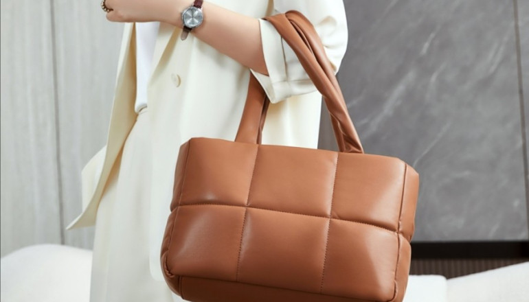 Simak Tips Tampil Stylish dan Percaya Diri dengan Meisha Bag Jims Honey